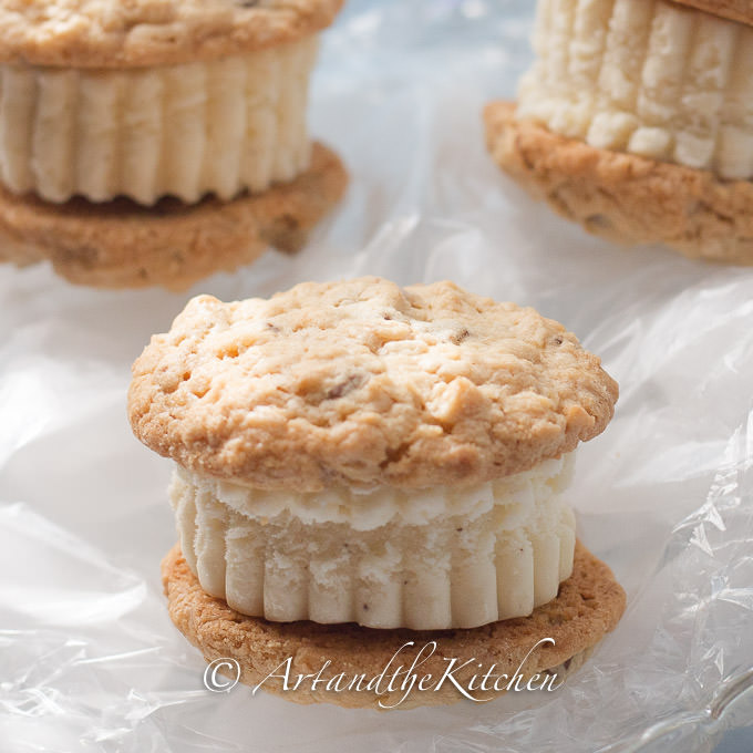 chocolate chunk oatmeal ice cream sandwiches 1