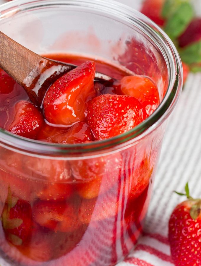 5 Minute Strawberry Sauce