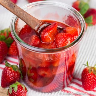 5 Minute Strawberry Sauce
