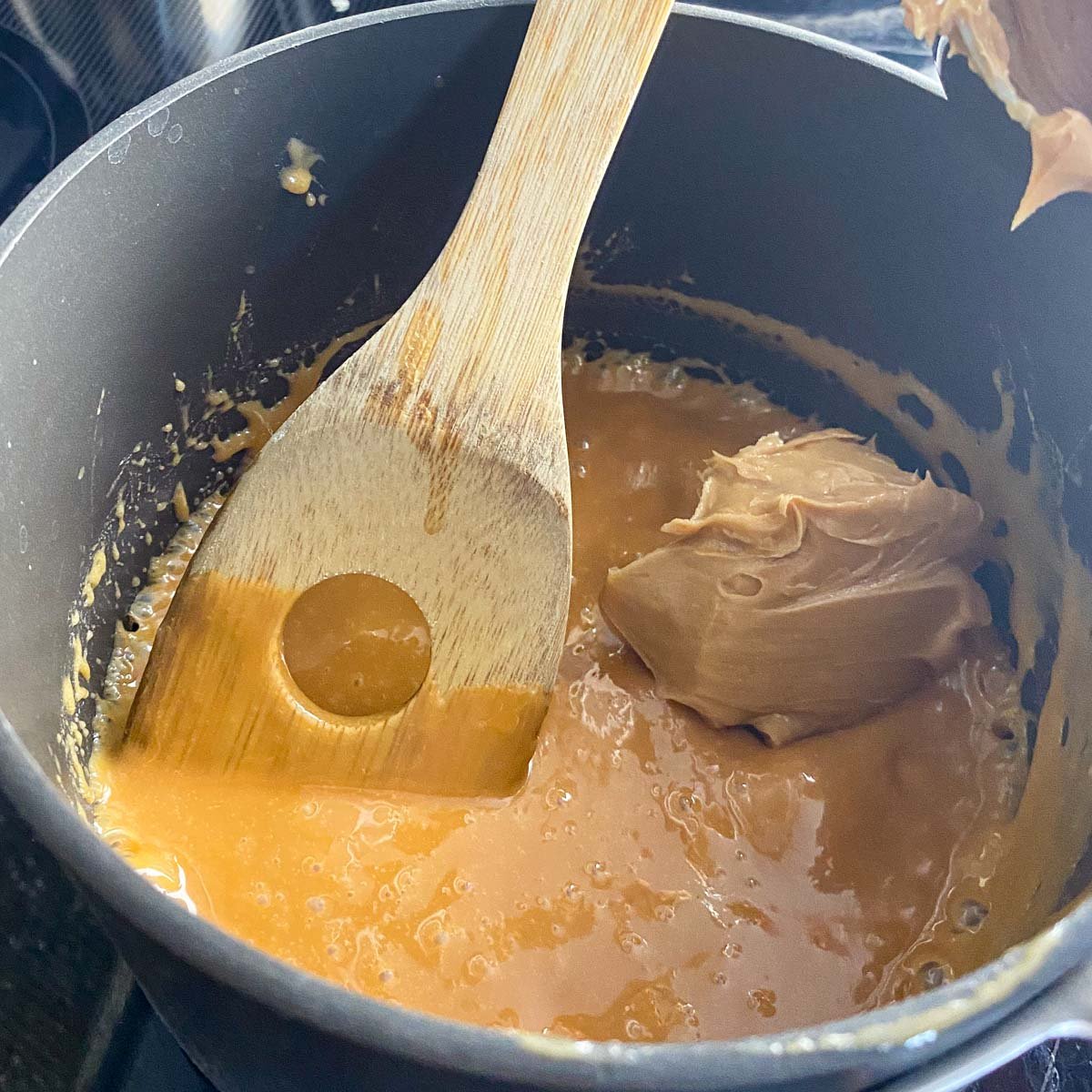 Melted caramels and peanut butter in small saucepan.