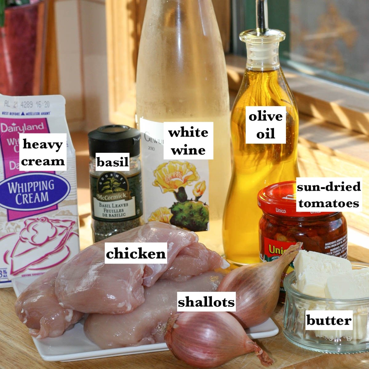 Ingredients for sun-dried chicken recipe.