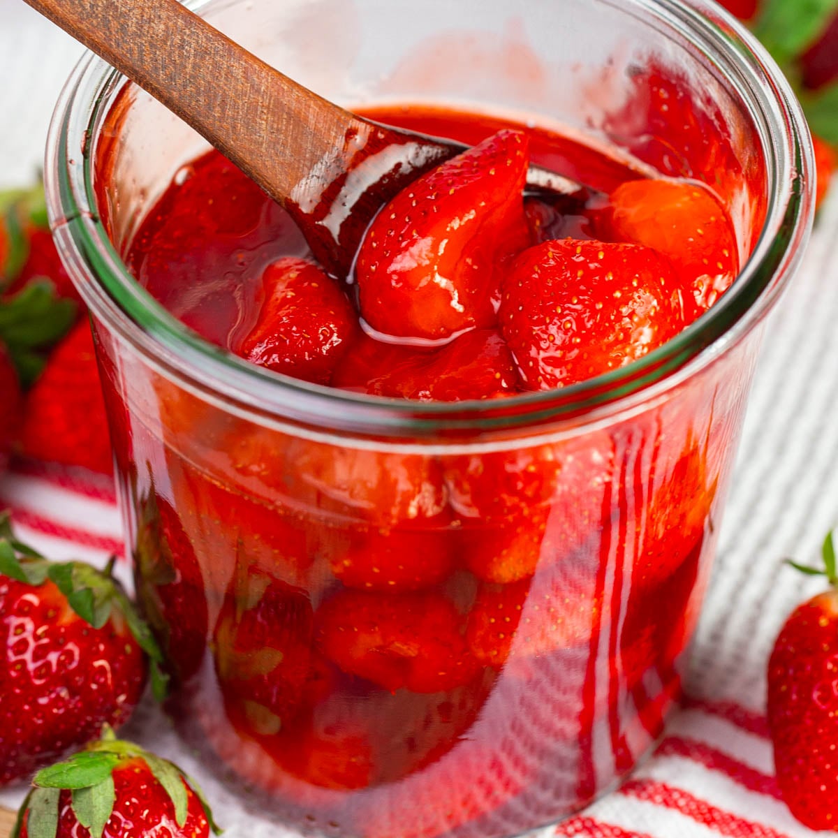 5 Minute Strawberry Sauce-image